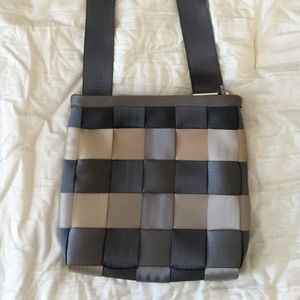 Harvey’s Seatbelt Crossbody Bag